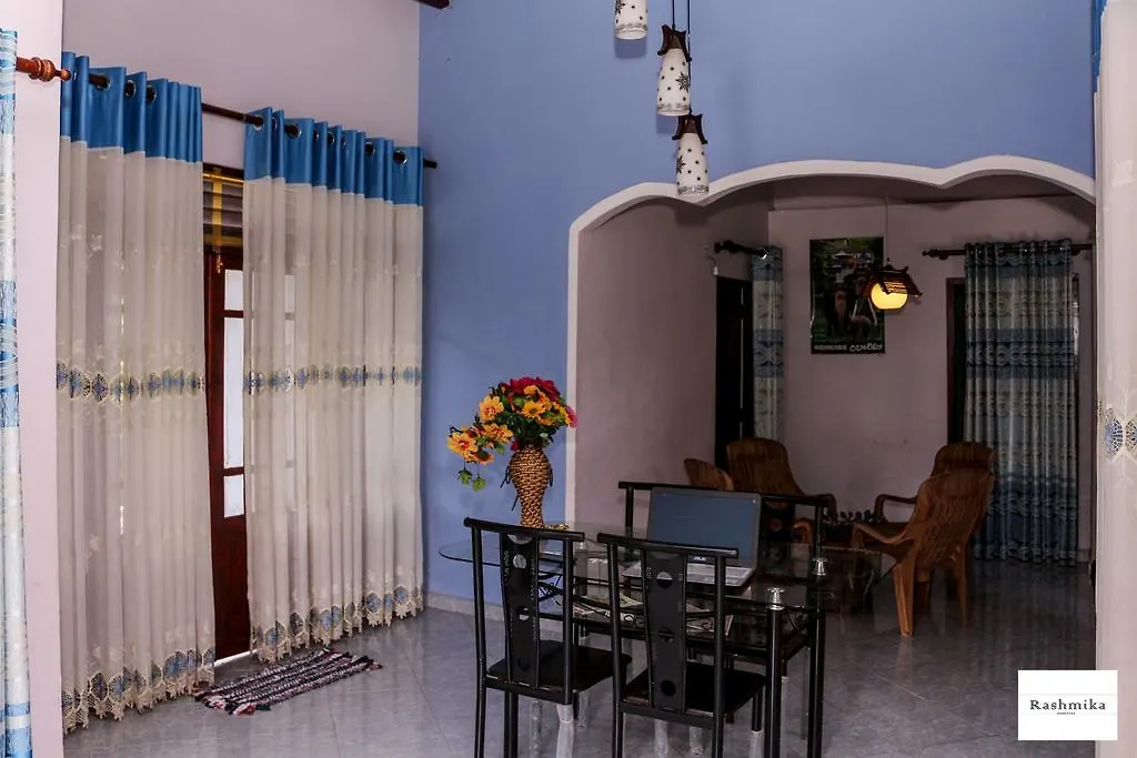 Rashmika Home Stay Nallathanniya